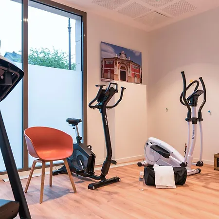 Ibis Styles En Champagne Centre Otel 3*