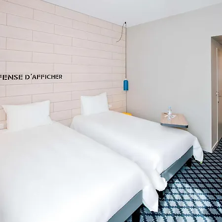 Ibis Styles En Champagne Centre Hotel 3*