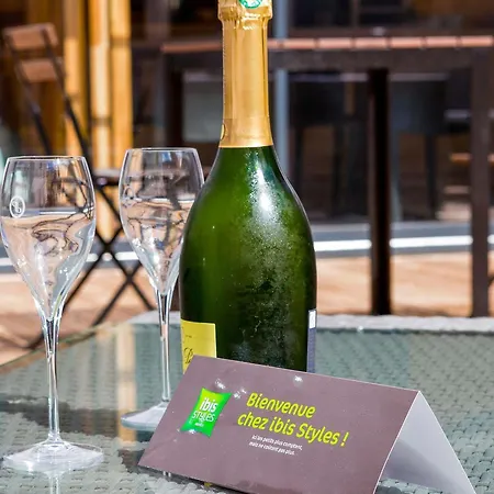 Ibis Styles En Champagne Centre Hotell 3*