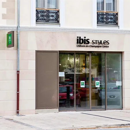 Hotel Ibis Styles En Champagne Centre 3*