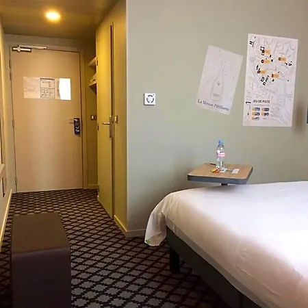 Ibis Styles En Champagne Centre מלון 3*