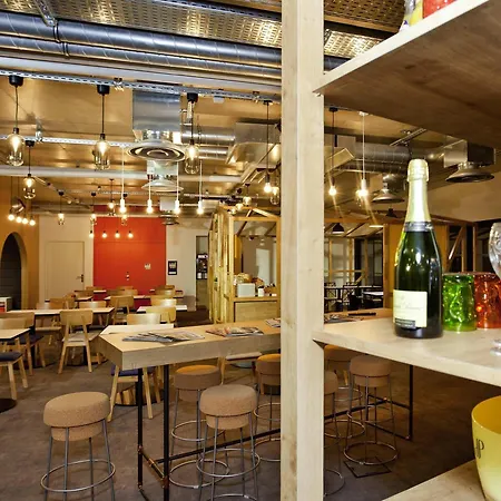Ibis Styles En Champagne Centre 호텔 3*