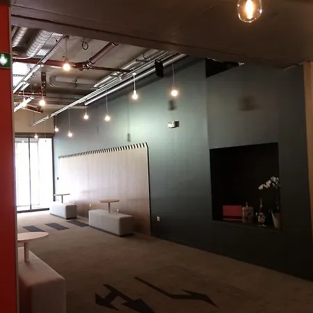 Ibis Styles En Champagne Centre Otel