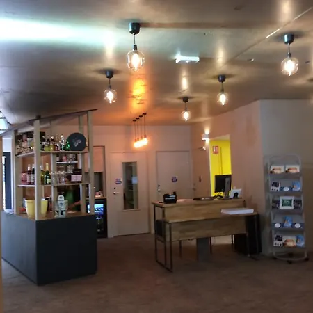 Ibis Styles En Champagne Centre Otel