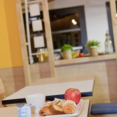 Ibis Styles En Champagne Centre 香槟沙隆