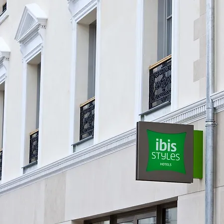 Ibis Styles En Champagne Centre Hotel 3*