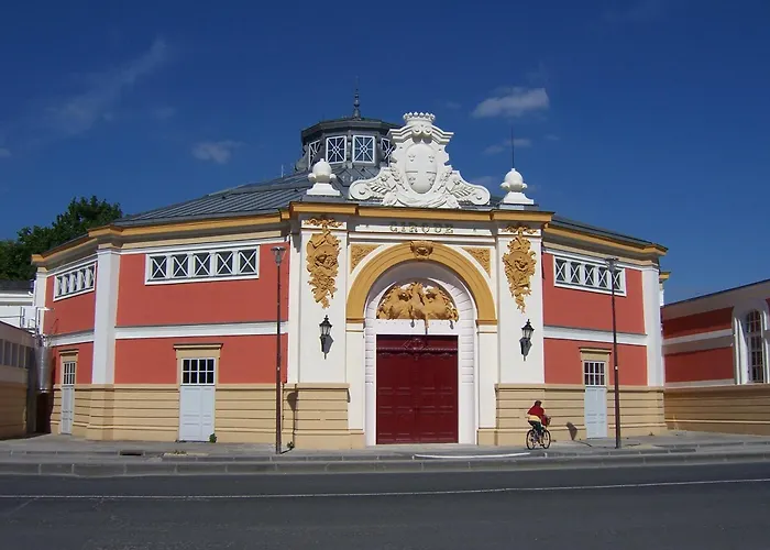 Ibis Styles En Champagne Centre Hotell 3*