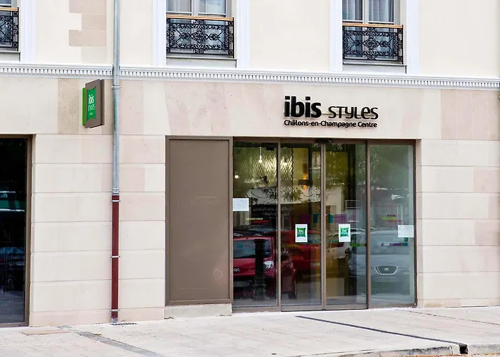 Ibis Styles En Champagne Centre Szálloda