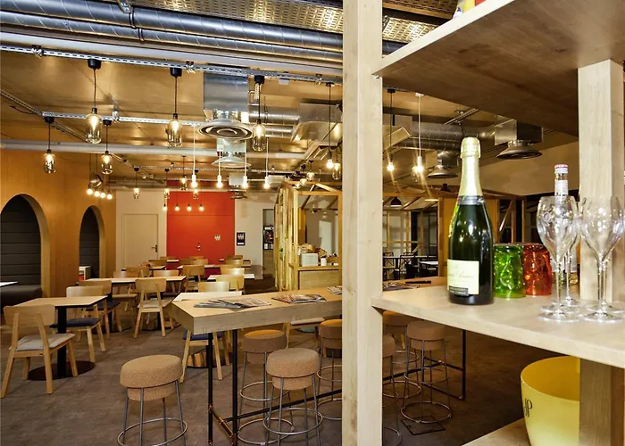 Ibis Styles En Champagne Centre Hotell