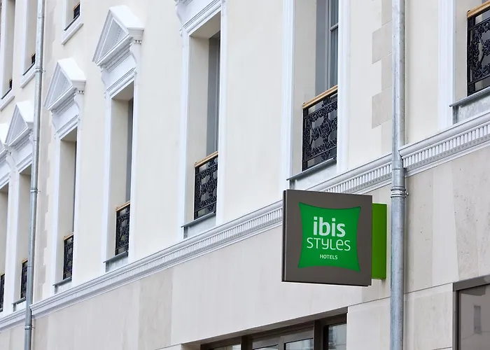 Ibis Styles En Champagne Centre Hotell 3*